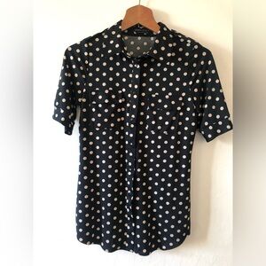 BCBGMAXAZRIA shirt. Polka dot. Size XS. Short sleeve blouse